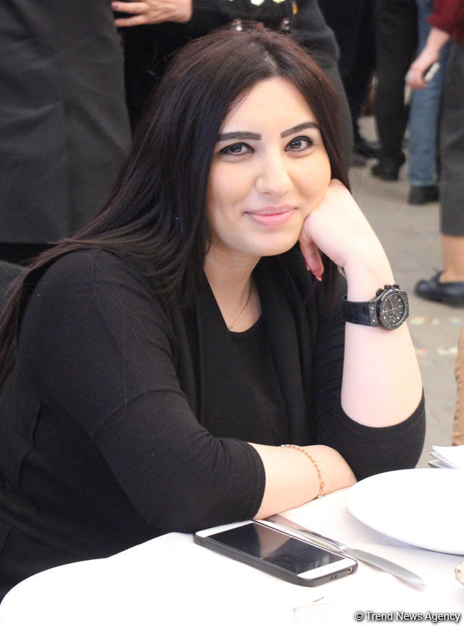 Азербайджанские женщины отмечают 8 марта (ФОТО)