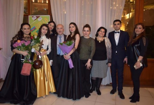 Как азербайджанские музыканты поздравили с 8 марта (ФОТО)