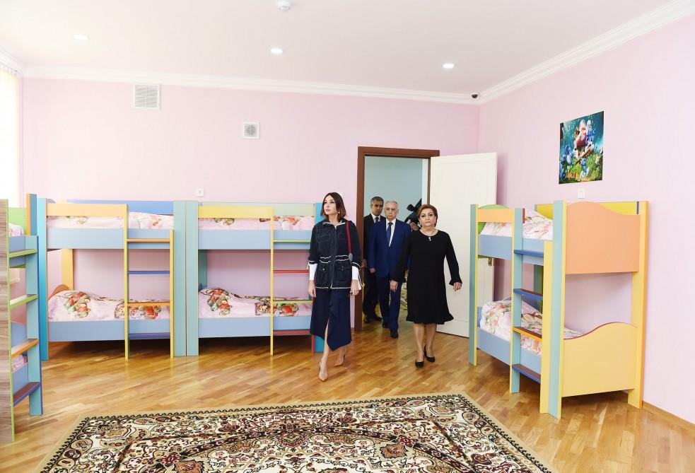 Birinci vitse-prezident Mehriban Əliyeva Maştağada sanatoriya tipli körpələr evi-uşaq bağçasının yeni binasının açılışında iştirak edib (FOTO)