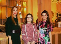 Public Talk в Баку: Современная индустрия моды. Что это? (ФОТО)