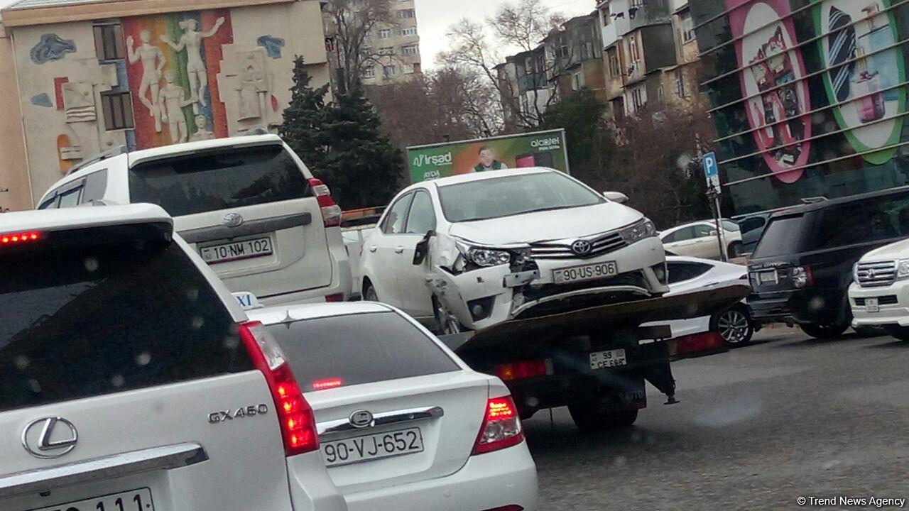 "Qələbə" dairəsində zəncirvari yol qəzası - FOTO