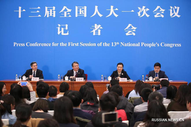 Руководящая роль компартии подчеркнута в поправках к Конституции КНР