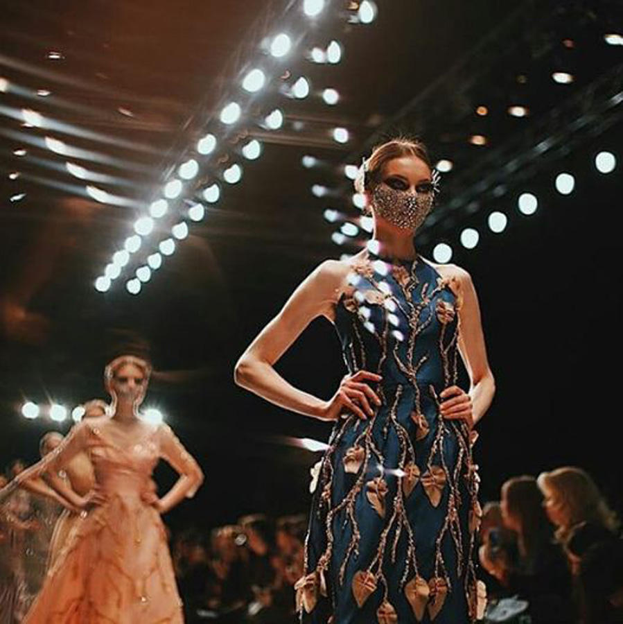 Коллекция азербайджанского дизайнера представлена на Mercedes-Benz Fashion Week Russia (ФОТО)