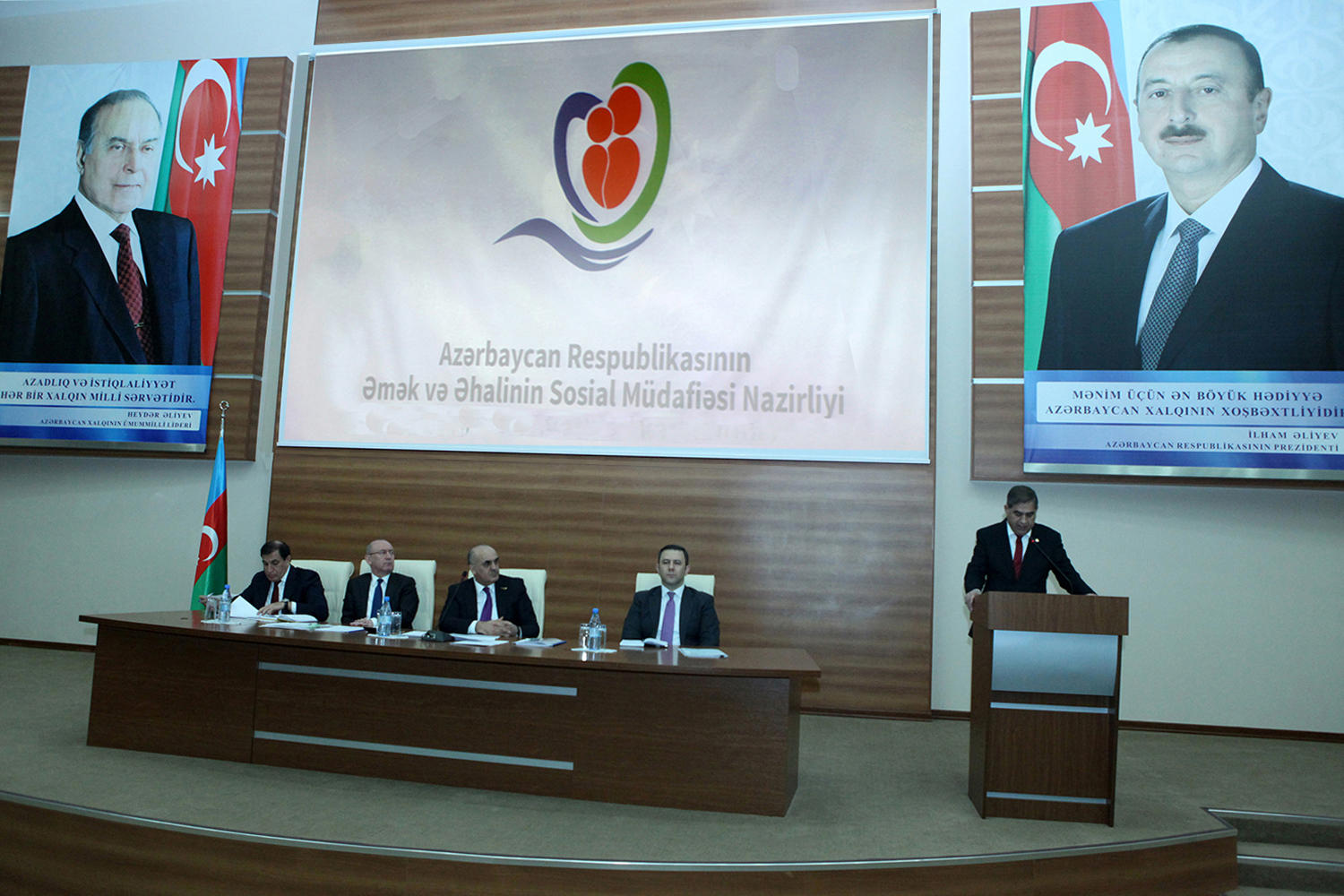 В Азербайджане более 1,3 млн человек получают трудовые пенсии (ФОТО)
