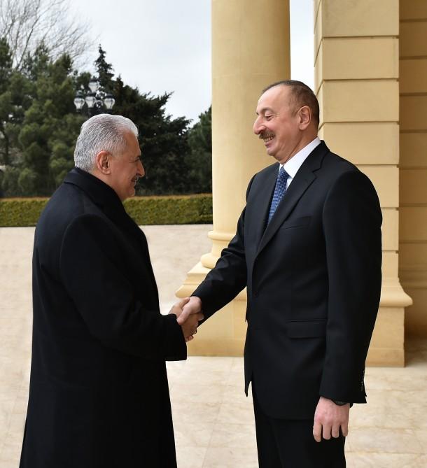 Президент Ильхам Алиев провел встречу с премьер-министром Турции (ФОТО) (версия 2)