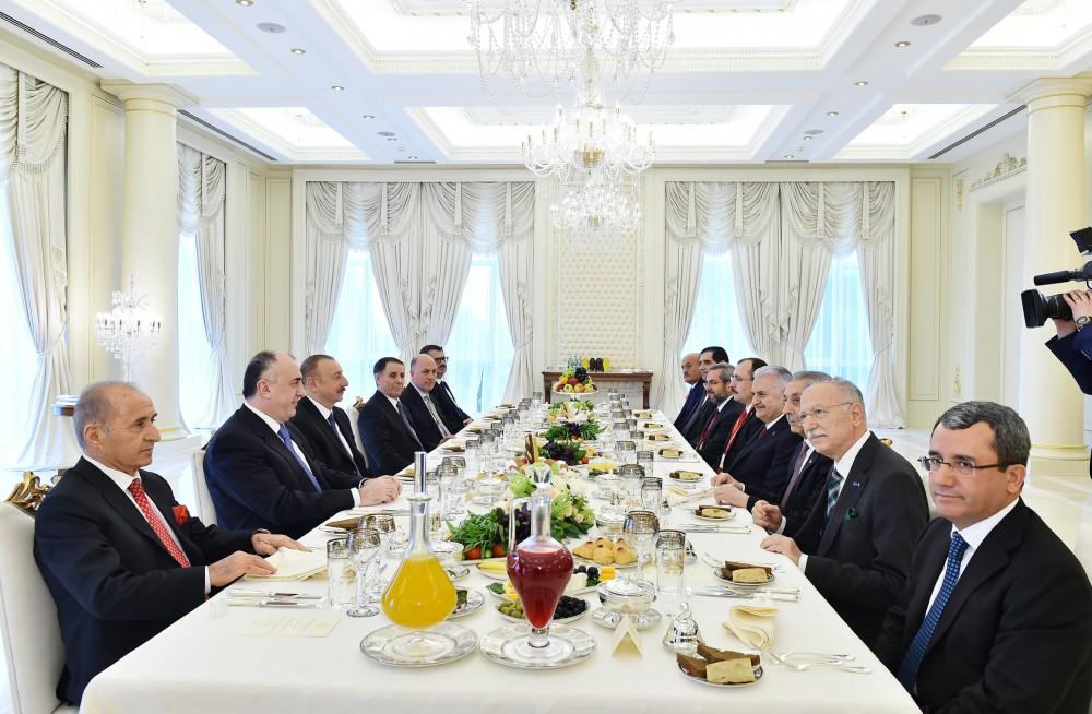 Бинали Йылдырым: Реализуемые Азербайджаном и Турцией проекты интересуют Европу и обеспечивают безопасность