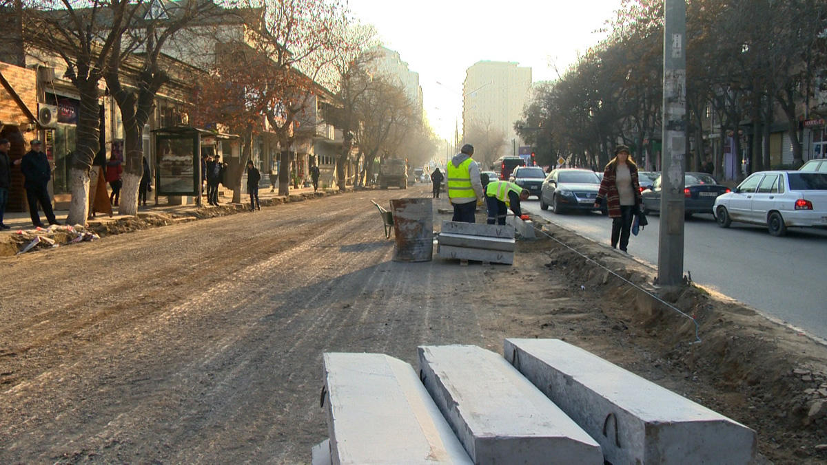 Təbriz küçəsində asfalt-beton örtüyünün döşənməsi işlərinə başlanılıb (FOTO) - Gallery Image