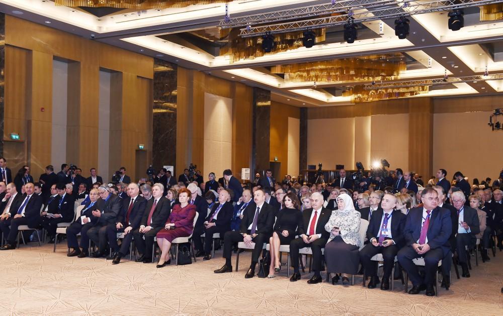 Prezident İlham Əliyev və birinci xanım Mehriban Əliyeva VI Qlobal Bakı Forumunun açılışında iştirak ediblər (YENİLƏNİB) (FOTO)