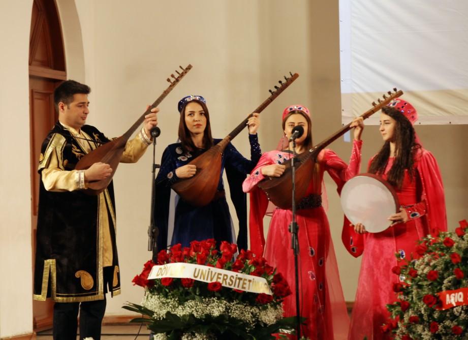 Праздник саза и слова в Баку (ФОТО)