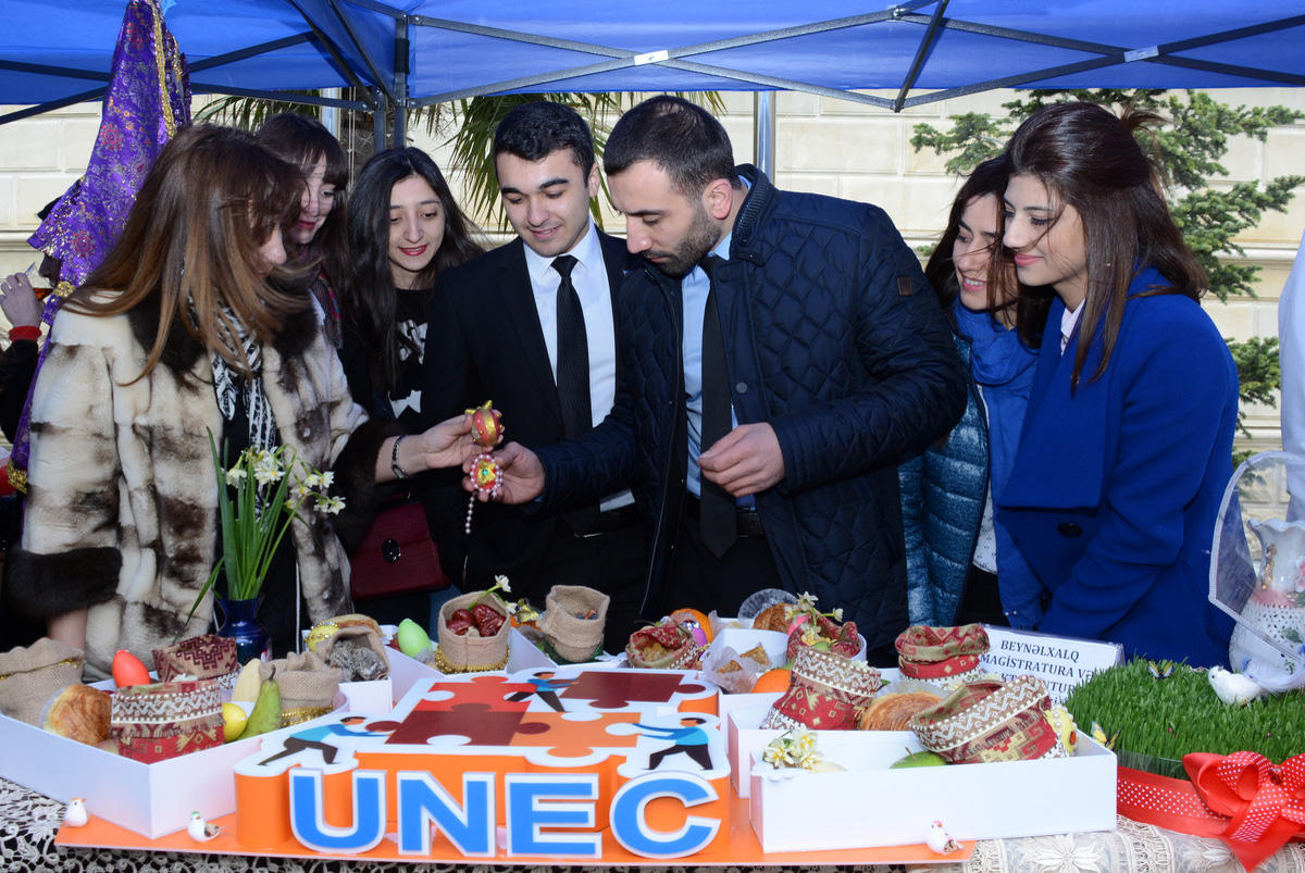 UNEC-də Novruz şənliyi - müəllimlərlə tələbələr yarışdı (FOTO)