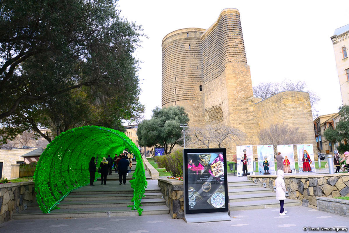 Tourists in Baku celebrating Novruz holiday (PHOTO)