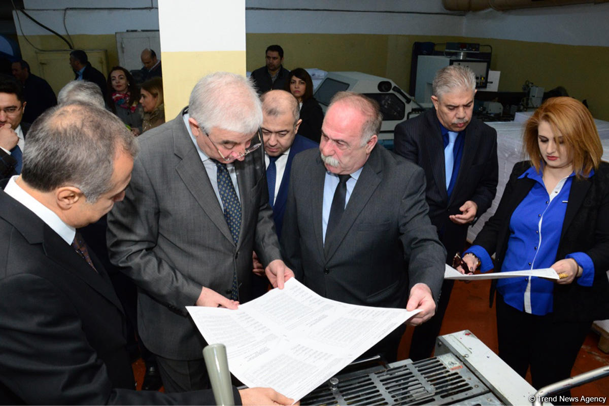 Azerbaijan begins printing ballots for presidential election (PHOTO)