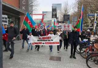 Niderlandda azərbaycanlıların soyqırımı ilə bağlı yürüş keçirilib (FOTO)