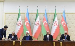 Азербайджан и Иран подписали 8  документов (ФОТО)