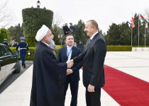Baku holds official welcome ceremony for Iranian president (PHOTO)