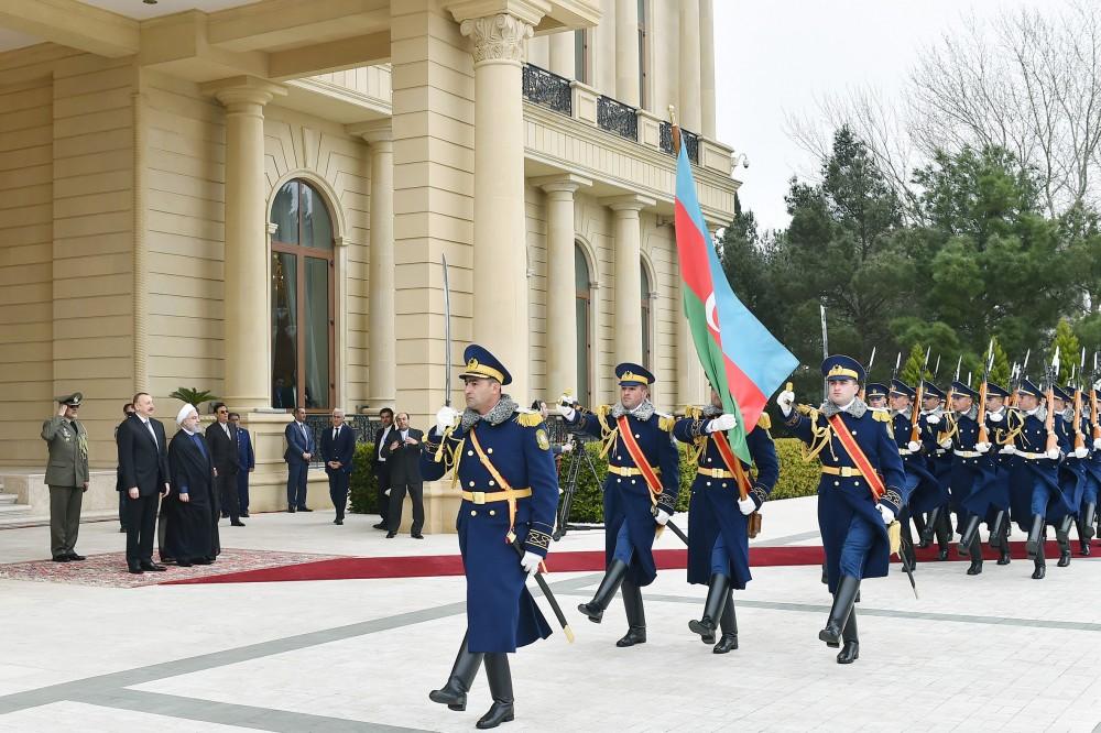 В Баку состоялась церемония официальной встречи Президента Ирана (ФОТО)