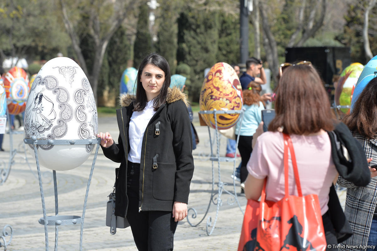 В Баку состоялось награждение победителей выставки "Весенняя свежесть красок" (ФОТО)