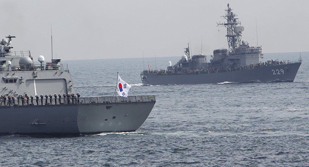 Южная Корея направит военный корабль для освобождения захваченных пиратами заложников