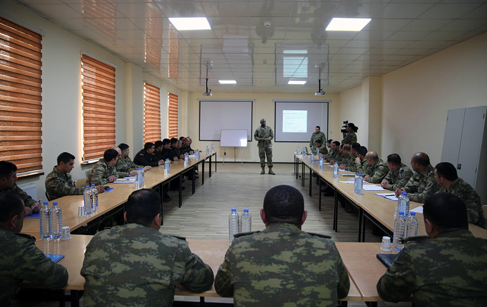 US army experts hold seminar in Azerbaijan