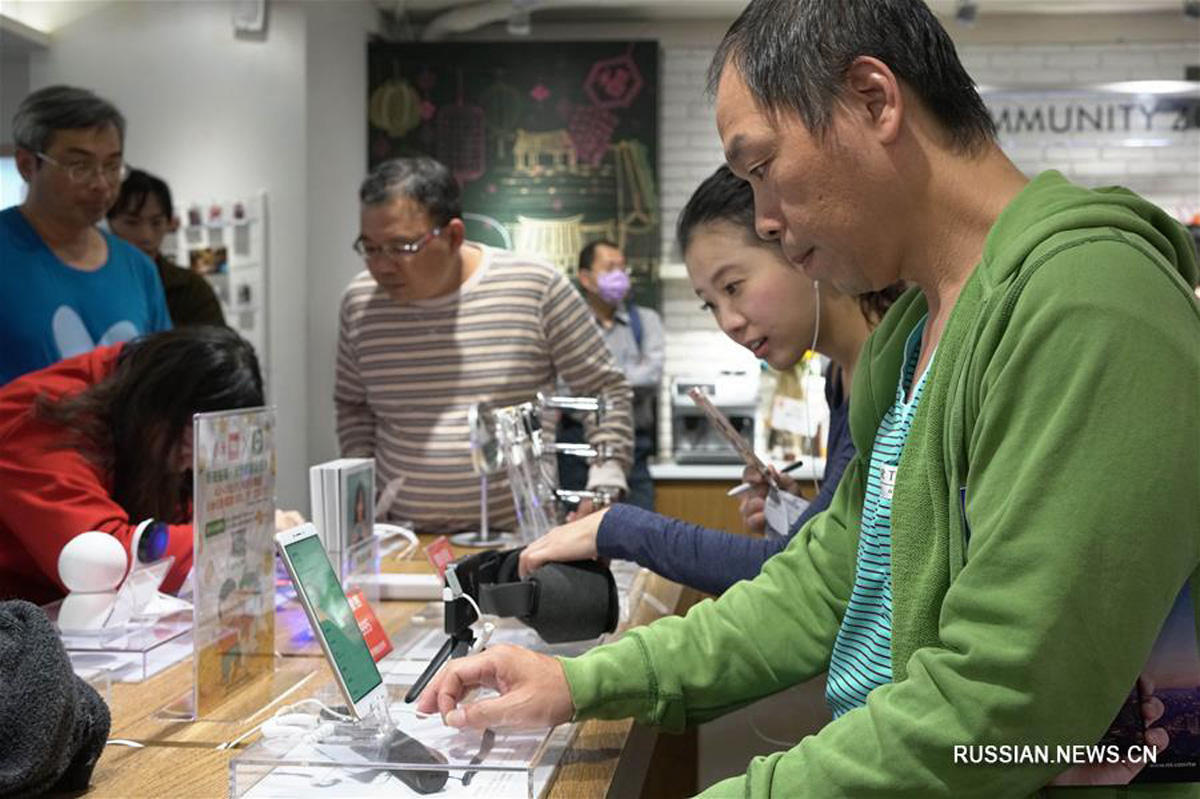 Мобильные телефоны из материковой части Китая завоевывают тайваньский рынок (ФОТО)