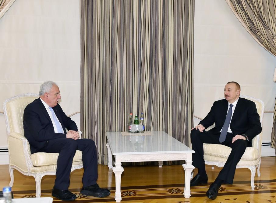 Президент Ильхам Алиев принял главу МИД Палестины