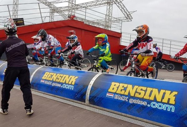 Rusiyanın yeniyetmə BMX velosipedçiləri Bakıdadır (FOTO)