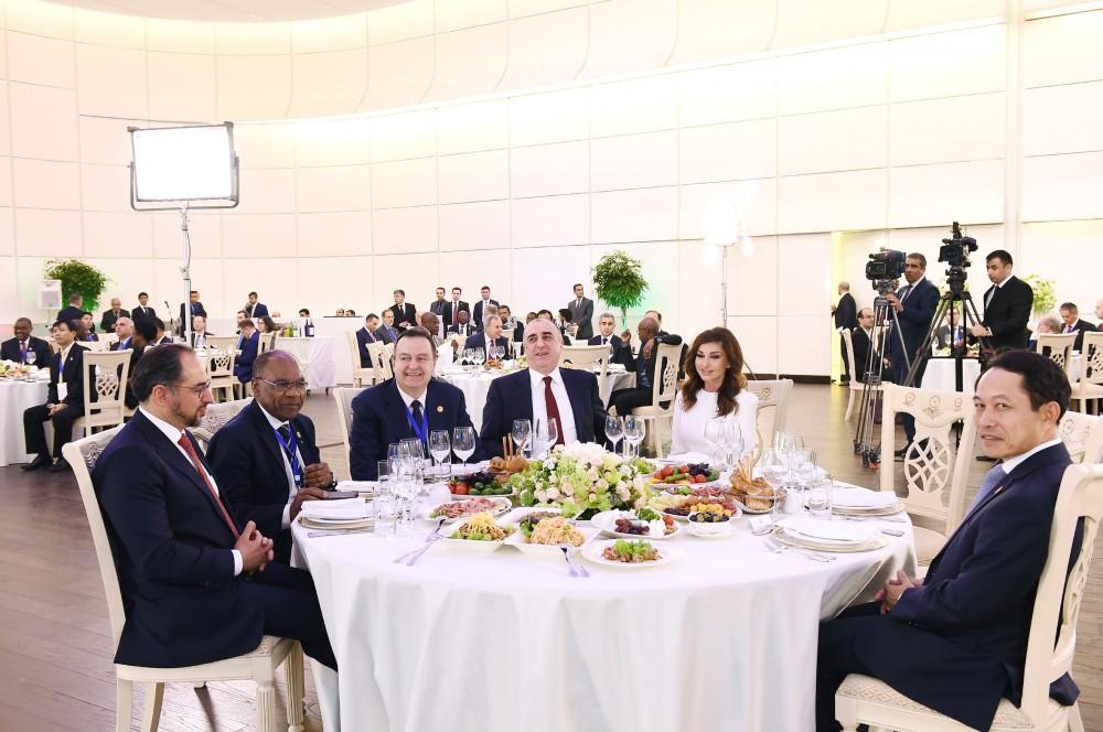 Первый вице-президент Мехрибан Алиева приняла участие в приеме, устроенном в честь министров иностранных дел Движения неприсоединения (ФОТО)