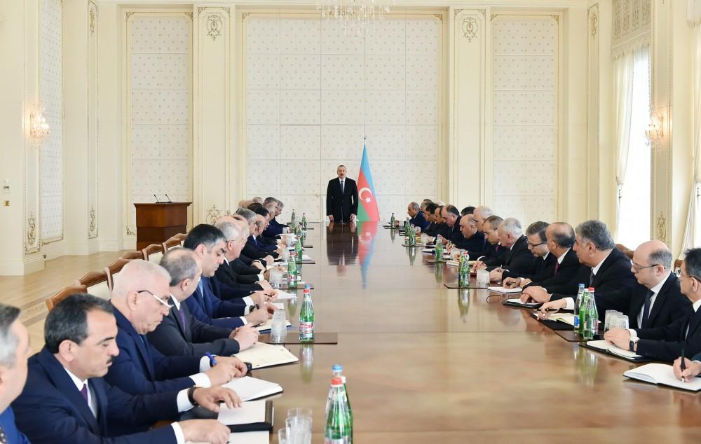 President Aliyev chairs Cabinet meeting dedicated to socio-economic development in 1Q18 (PHOTO)