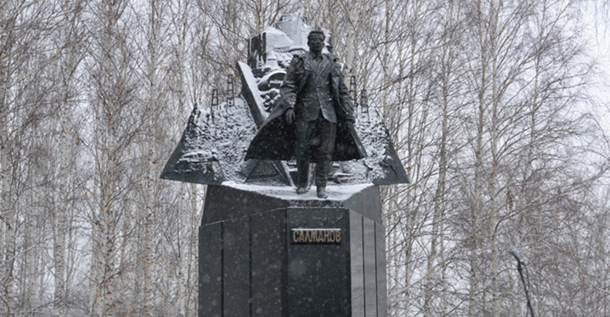 В России открылся еще один памятник легендарному нефтянику Фарману Салманову