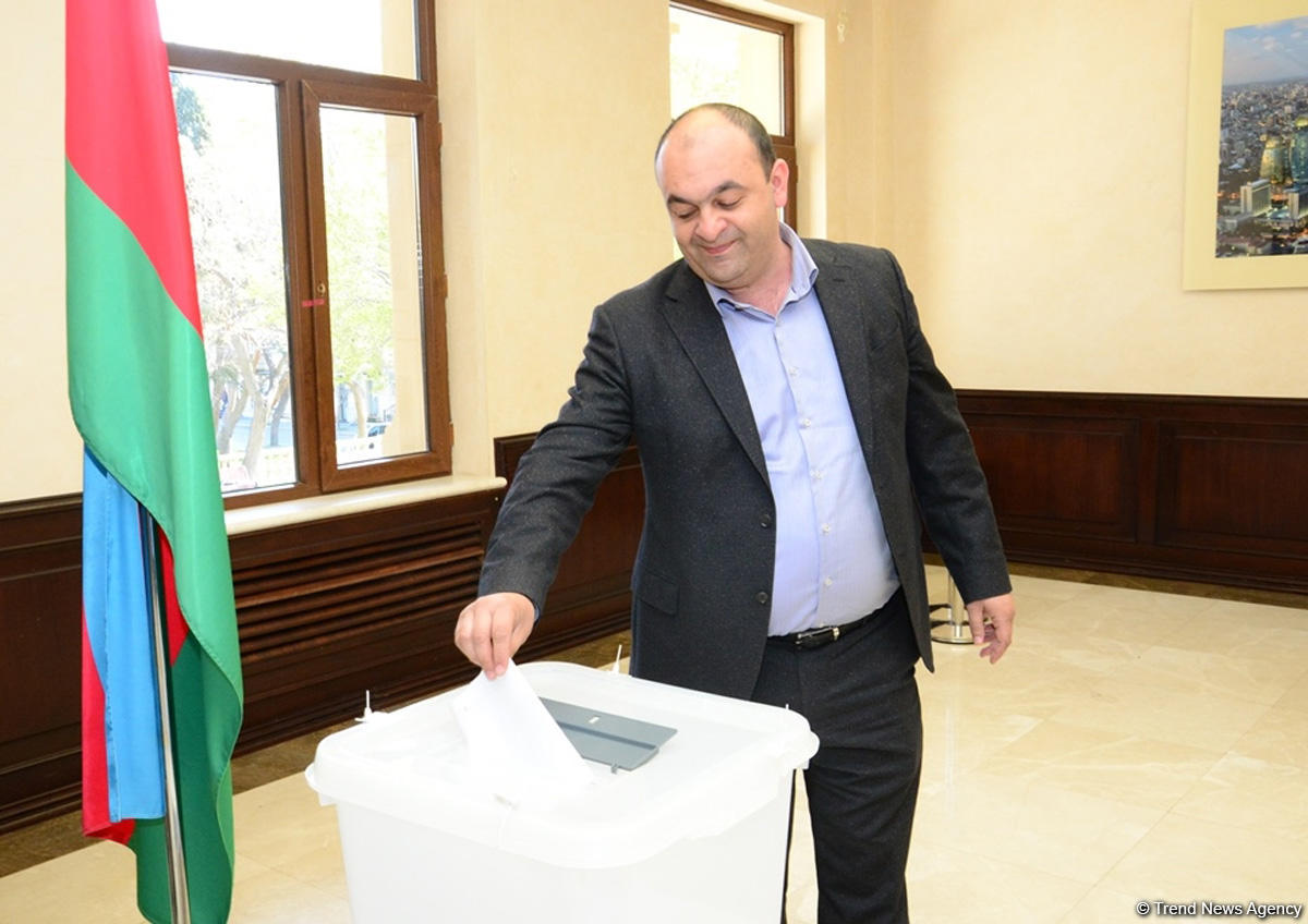 Int’l observers monitor presidential election in Azerbaijan (PHOTO)