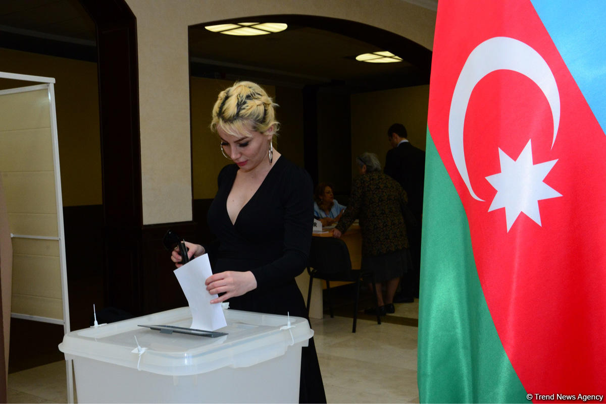 Int’l observers monitor presidential election in Azerbaijan (PHOTO)