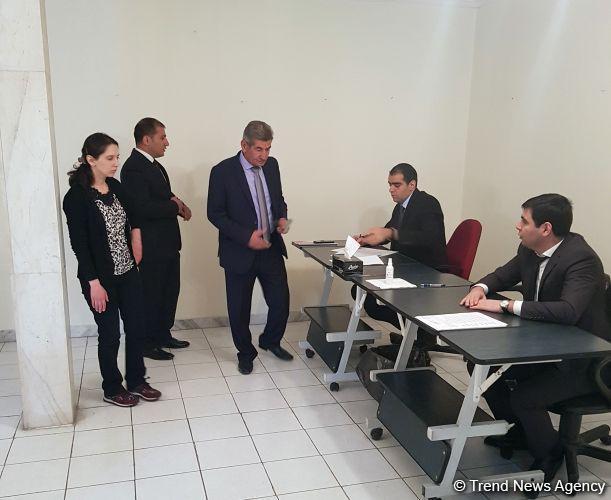 В генконсульстве Азербайджана в Тебризе продолжается голосование на президентских выборах (ФОТО)