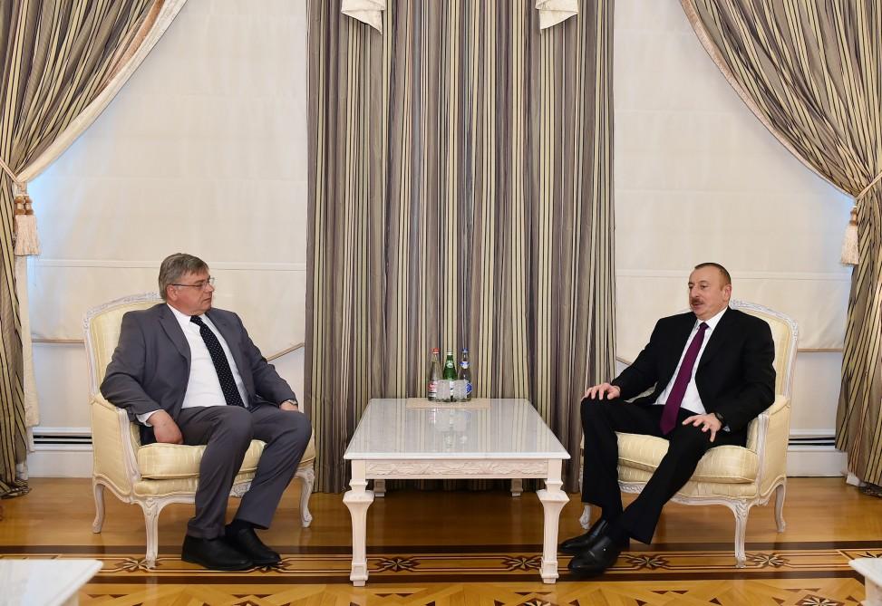 Azerbaijani president receives ECR mission head