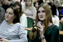 Rusiyalı şagirdlər UNEC-də təhsil almaqda maraqlıdırlar (FOTO)