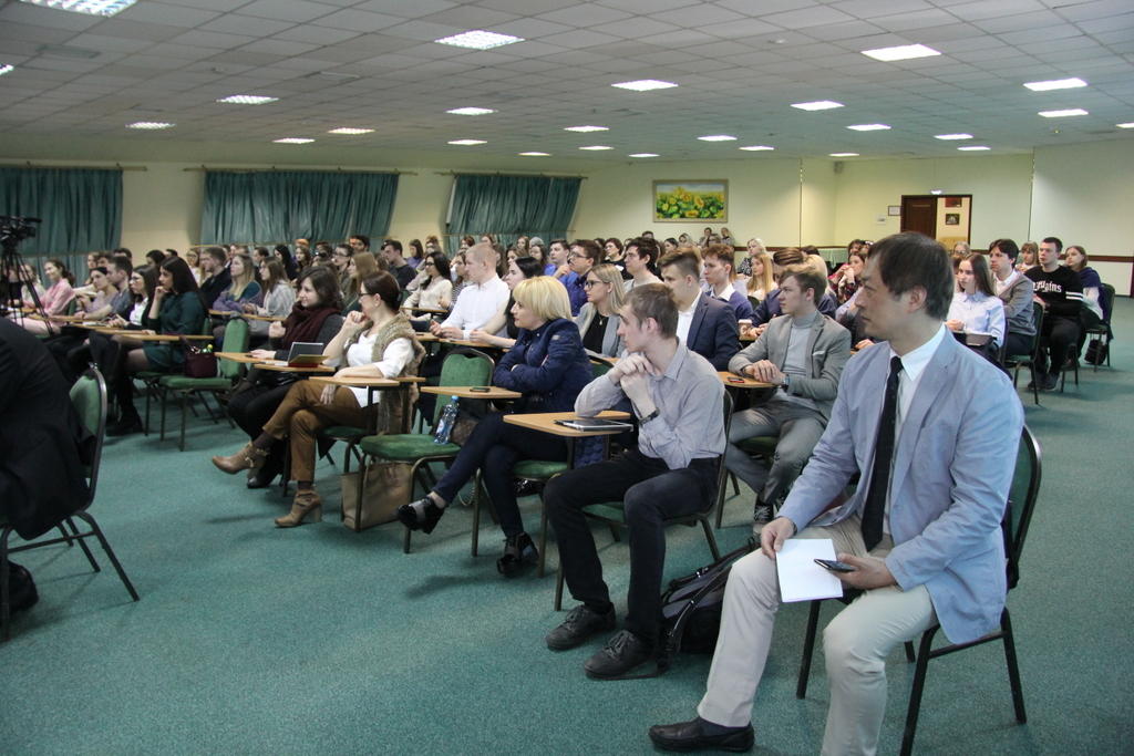 Российские школьники заинтересованы получать образование в UNEC (ФОТО)