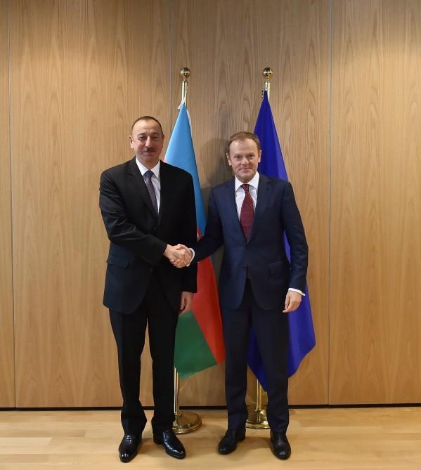 Tusk congratulates Ilham Aliyev on winning presidential election