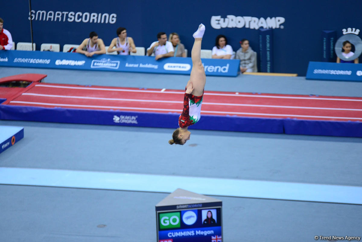 В Баку завершился полуфинал соревнований по прыжкам на батуте среди женщин
