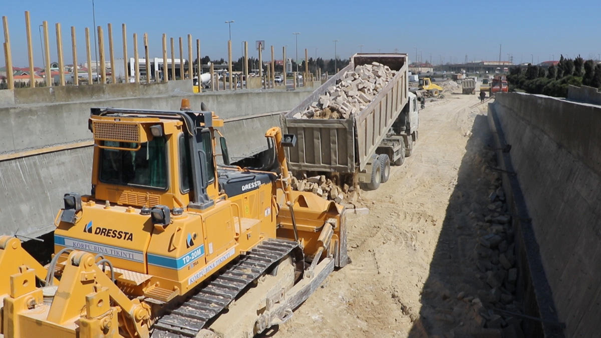 Bakı Olimpiya Stadionunun qarşısında yeni avtomobil tunelinin inşası başa çatmaq üzrədir (FOTO/VİDEO)