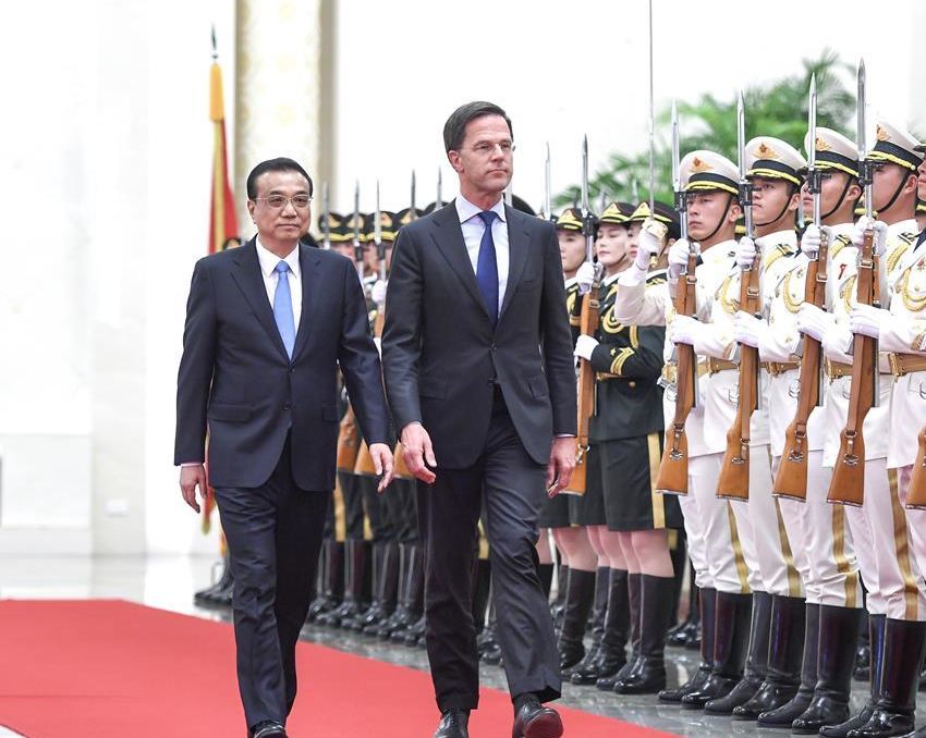 Ли Кэцян провел переговоры с премьер-министром Нидерландов