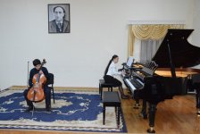 В бакинской школе состоялась концертная программа, посвященная 100-летию АДР (ФОТО)