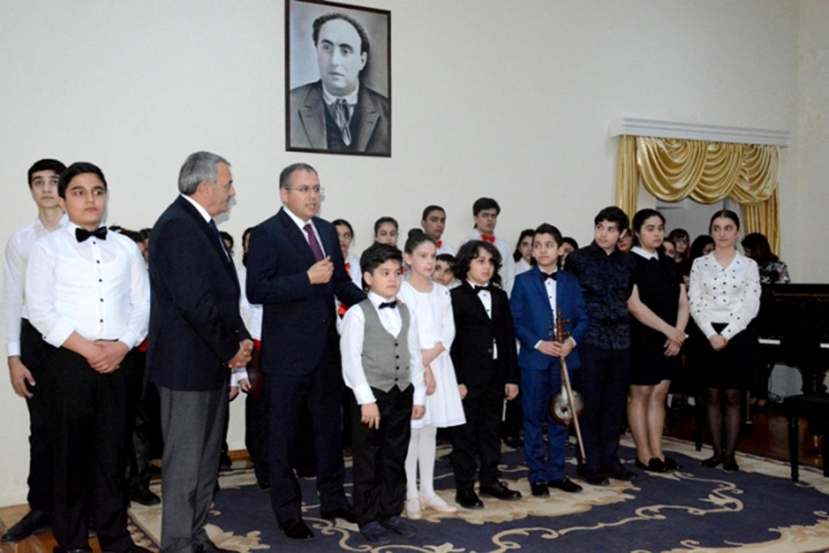 Xalq Cümhuriyyətinin 100 illiyinə həsr olunmuş konsert keçirilib (FOTO)