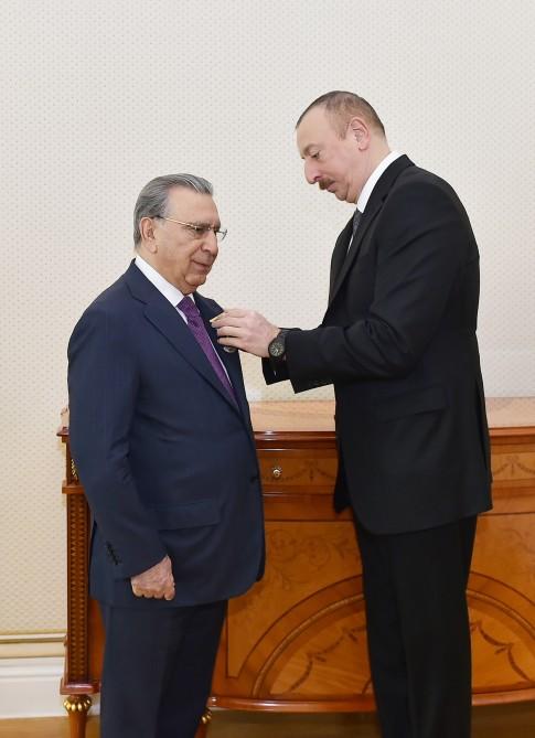 President Aliyev awards Ramiz Mehdiyev with Order of Glory (PHOTO)