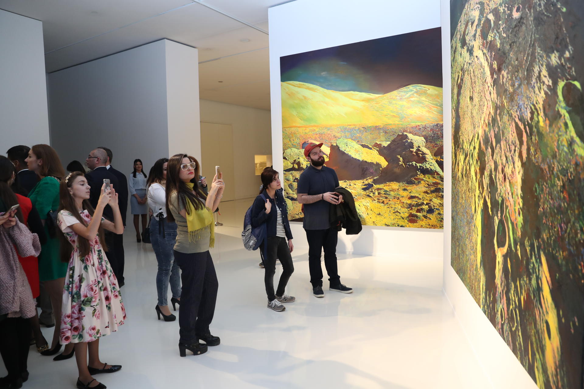 В Центре Гейдара Алиева открылась выставка китайского художника Ванг Юянга (ФОТО)