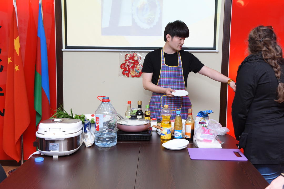 Çin kulinariyası ilə bağlı master-klass keçirilib (FOTO)