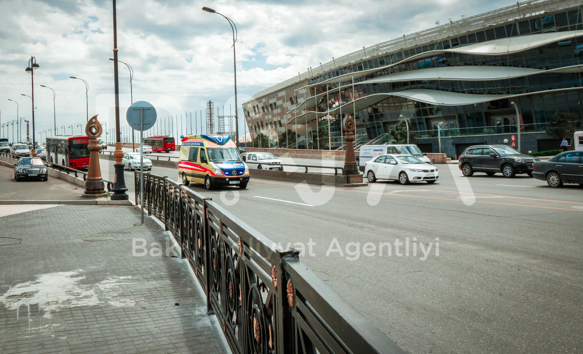 В  Баку ликвидируется автобусная остановка перед ст. метро «Короглу» (ФОТО)