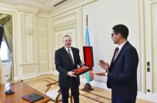 Президент Ильхам Алиев принял министров молодежи и спорта, участвующих в IV сессии конференции ОИС (ФОТО) (версия 2)