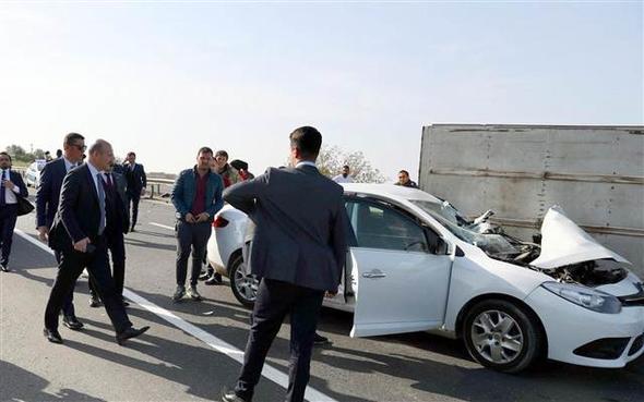 Türkiyə daxili işlər nazirinin avtomobil karvanı qəzaya uğradı - yaralılar var (FOTO)