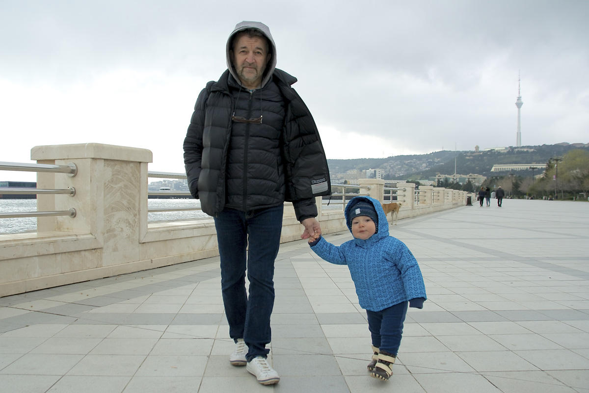 Дмитрий Филимонов с семьей прогулялся по Баку: Я плачу от счастья! (ФОТО)