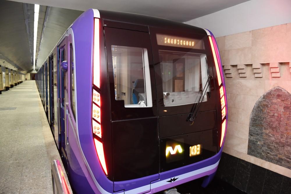 В Бакинском метро вводятся  в эксплуатацию новые современные поезда