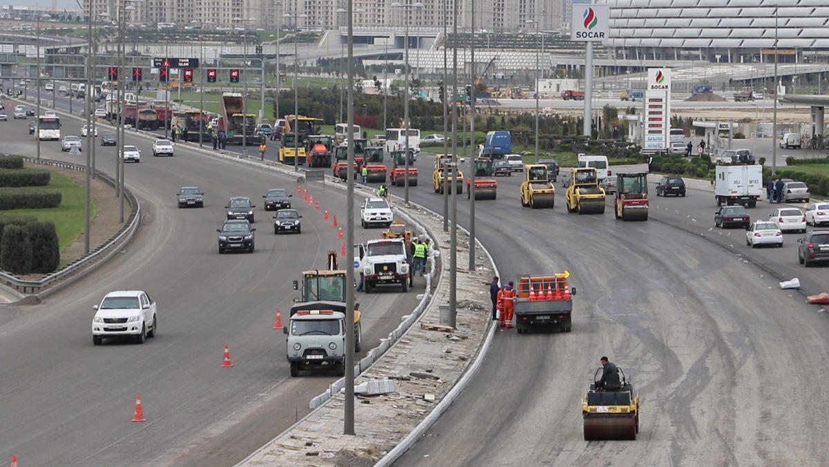 Heydər Əliyev prospektinin bir hissəsində təmir-tikinti işləri aparılır (FOTO/VİDEO)